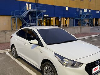 2017 Hyundai Solaris II, белый, 910000 рублей, вид 4
