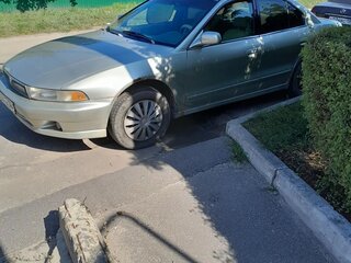 2001 Mitsubishi Galant VIII Рестайлинг, золотистый, 200000 рублей, вид 3