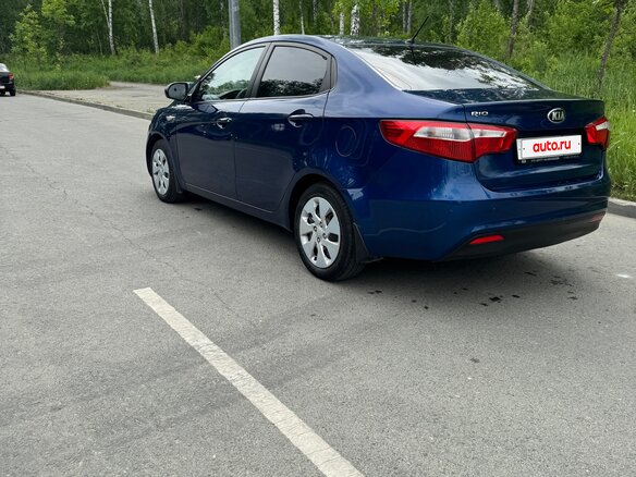 2014 Kia Rio III, синий, 685000 рублей - вид 4