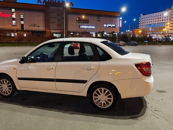 2013 Lada (ВАЗ) Granta I, белый, 450000 рублей - вид 14