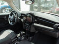 2022 Mini Hatch Cooper III (F55/F56) Рестайлинг 2, красный, 3050000 рублей - вид 3