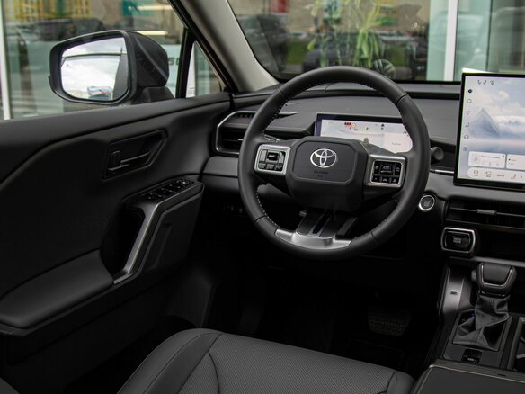 2026 Toyota RAV4 VI (XA60), чёрный, 4700000 рублей - вид 14