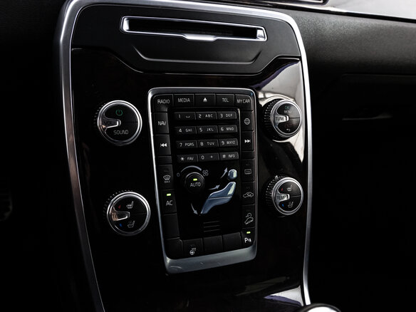 2014 Volvo XC70 II Рестайлинг, чёрный, 1899000 рублей - вид 14