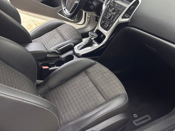 2013 Opel Astra GTC J Рестайлинг, белый - вид 26
