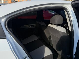 2013 Chevrolet Cruze I Рестайлинг, белый, 750000 рублей, вид 4