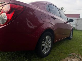2013 Chevrolet Aveo II, красный, 599999 рублей, вид 4