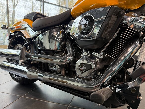 2025 Harley-Davidson Breakout, жёлтый, 3050000 рублей - вид 6