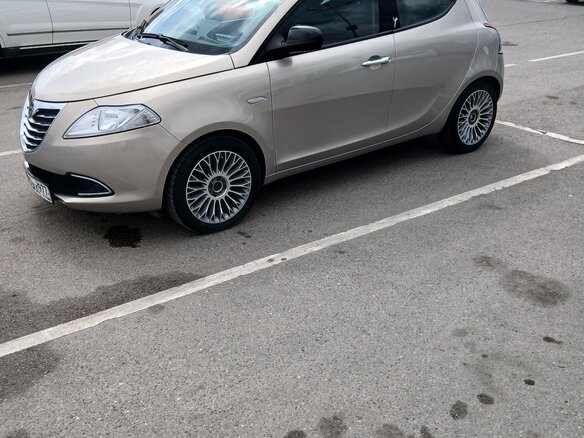 2012 Lancia Ypsilon III (Type 846), бежевый, 900000 рублей - вид 5