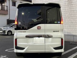 2017 Honda Stepwgn Spada V, белый, 1470000 рублей, вид 5