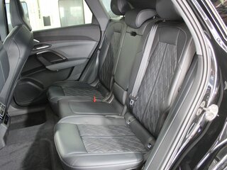 2026 Audi Q5 L III (GU), чёрный, 6300000 рублей, вид 3