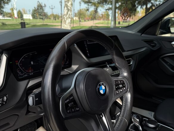 2021 BMW 2 серии Gran Coupe 218i F44, чёрный, 3000000 рублей - вид 4