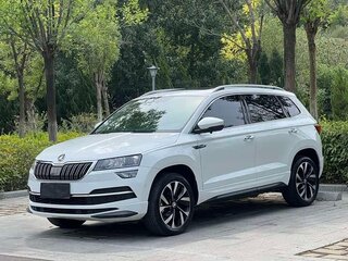 2023 Skoda Karoq I Рестайлинг, белый, 1780000 рублей, вид 1