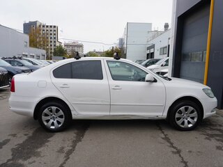 2012 Skoda Octavia II (A5) Рестайлинг, белый, 765000 рублей, вид 4