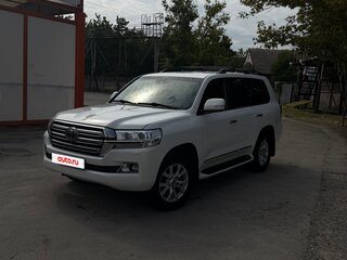 2015 Toyota Land Cruiser 200 Series Рестайлинг 2, белый, 5999000 рублей, вид 1