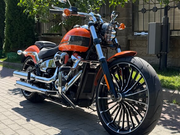 2023 Harley-Davidson Breakout, оранжевый, 2190000 рублей