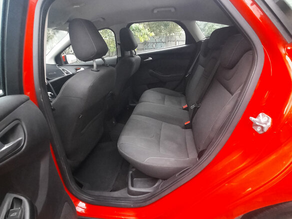 2012 Ford Focus III, красный, 900000 рублей - вид 8