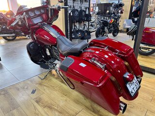 2016 Harley-Davidson CVO Street Glide, пурпурный, 1990000 рублей, вид 4