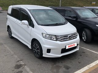 2013 Honda Freed Spike I Рестайлинг, белый, 1050000 рублей, вид 2