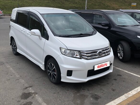 2013 Honda Freed Spike I Рестайлинг, белый, 1050000 рублей - вид 1