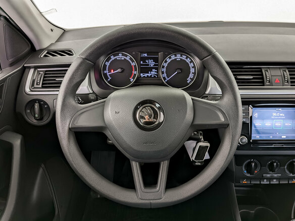 2018 Skoda Rapid I Рестайлинг, белый, 1100000 рублей - вид 20