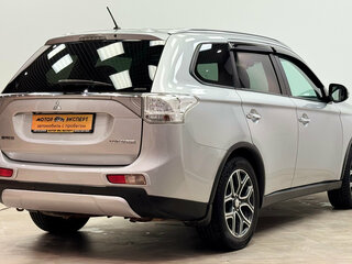2014 Mitsubishi Outlander III, серебристый, 1390000 рублей, вид 4