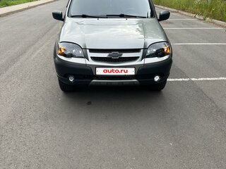 2011 Chevrolet Niva I Рестайлинг, серый, 650000 рублей, вид 4