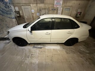 2023 Lada (ВАЗ) Granta I Рестайлинг, белый, 380000 рублей, вид 3