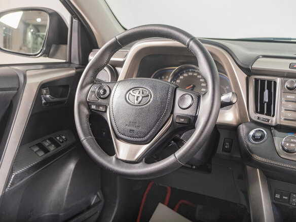 2013 Toyota RAV4 IV (XA40), чёрный, 1999000 рублей - вид 8