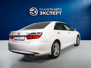2016 Toyota Camry VII (XV50) Рестайлинг, белый, 2440000 рублей, вид 4
