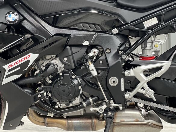 2025 BMW S 1000 R, чёрный, 2199999 рублей - вид 16