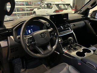 2026 Toyota Land Cruiser 300 Series, чёрный, 15500000 рублей, вид 3