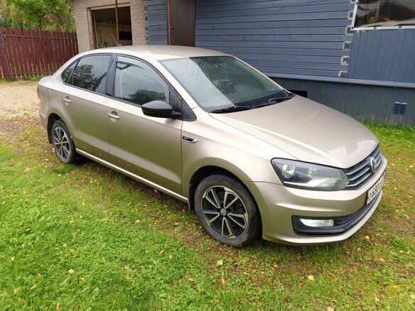 2018 Volkswagen Polo V Рестайлинг, бежевый - вид 2