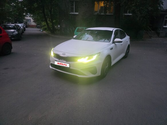 2019 Kia Optima IV Рестайлинг, белый, 1640000 рублей