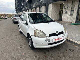 2000 Toyota Vitz I (P10), белый, 275000 рублей, вид 2