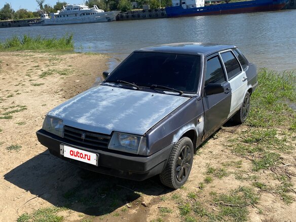 2000 Lada (ВАЗ) 21099, серебристый, 50000 рублей
