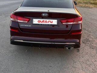 2019 Kia Optima IV Рестайлинг, красный, 1600000 рублей, вид 2