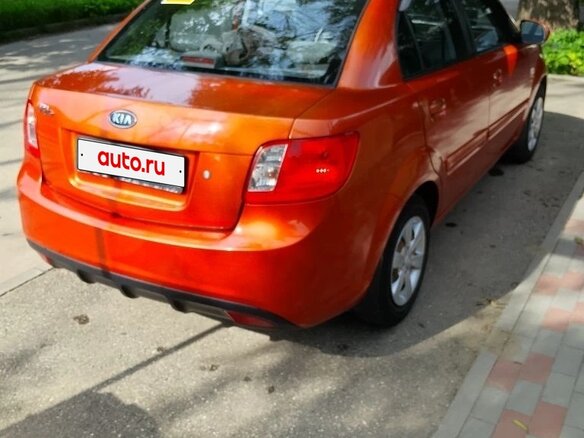 2010 Kia Rio II Рестайлинг, оранжевый, 570000 рублей - вид 3