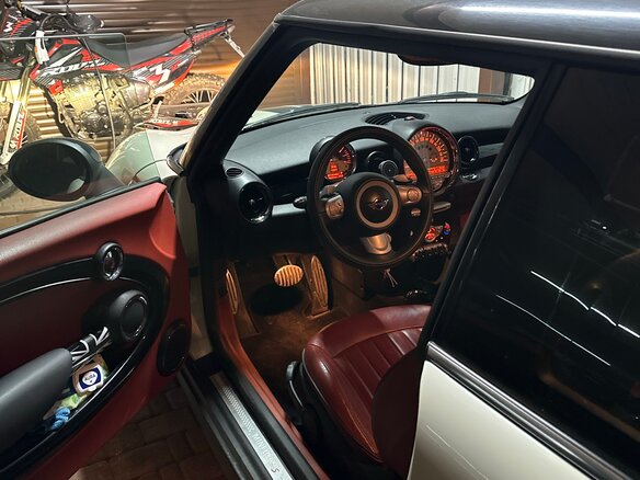 2008 Mini Hatch Cooper S II (R56), белый, 1000000 рублей - вид 1