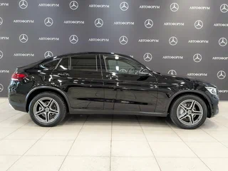 2020 Mercedes-Benz GLC Coupe 300 d I (C253) Рестайлинг, чёрный, 4990000 рублей, вид 4