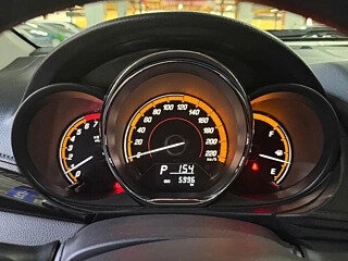2022 Toyota Yaris L X XP150 Рестайлинг, белый, 1124000 рублей, вид 4