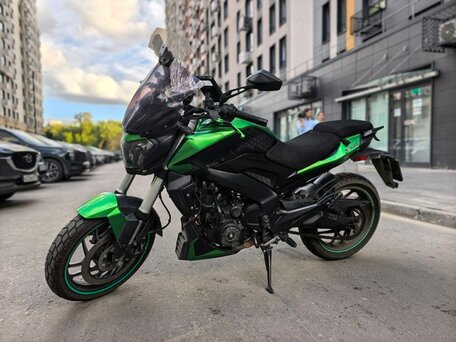 2020 Bajaj Dominar 400, зелёный, 280000 рублей, вид 1