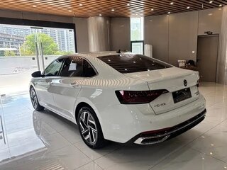 2023 Volkswagen Sagitar III Рестайлинг, белый, 1890000 рублей, вид 3