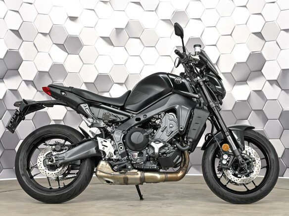 2023 Yamaha MT-09 (FZ-09), чёрный, 1099000 рублей - вид 2