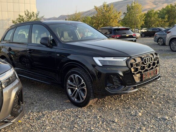2026 Audi Q7 45 TFSI II (4M) Рестайлинг 2, чёрный, 11950000 рублей - вид 1