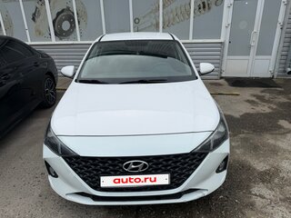 2021 Hyundai Solaris II Рестайлинг, белый, 1080000 рублей, вид 1