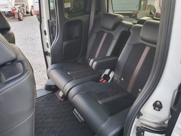 2022 Honda N-BOX II Рестайлинг, белый, 677000 рублей - вид 17