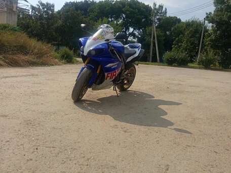 2011 Yamaha YZF-R1, белый, 550000 рублей, вид 5