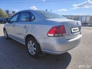 2010 Volkswagen Polo V, серебристый, 600000 рублей, вид 3