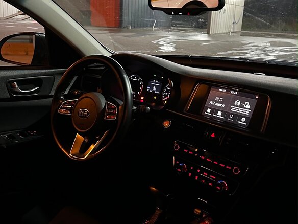 2019 Kia Optima IV Рестайлинг, белый, 1460000 рублей - вид 6