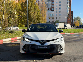 2020 Toyota Camry VIII (XV70), белый, 2999000 рублей, вид 2